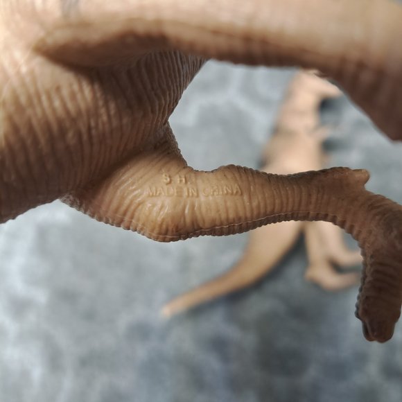 DINOSAURS LOT OF 2 CHINA TYRANNOSAURUS REX DINOSAUR PLASTIC TOY PLAY REALISTIC - Picture 6 of 9